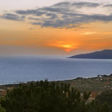 Relais Da Clorinda Bed & Breakfast 4*